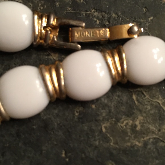 Vintage MONET Necklace - Picture 2 of 4